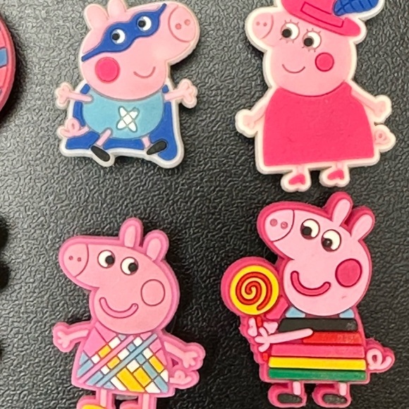Lot of 8 Peppa Pig Charms Jibbitz for Crocs Lollipop Bicycle Bubbles Super Hero - Picture 3 of 7